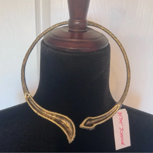 NWT Betsey Johnson Gold Tone Crystal Jewel Incrusted Fox Stole Choker Necklace - Picture 4 of 5